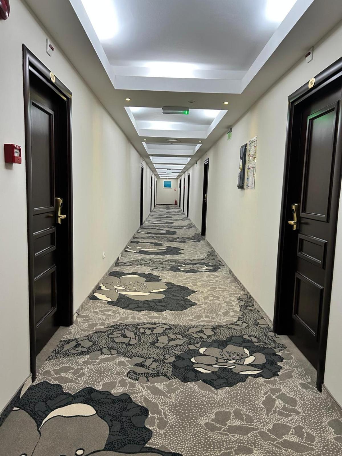比斯特里察酒店 巴克乌 外观 照片